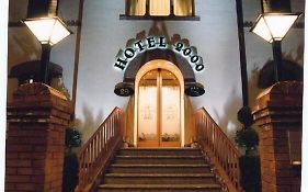 Hotel 2000